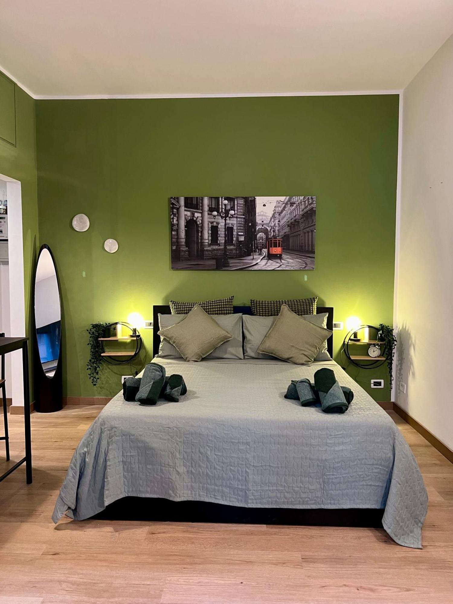 La Bella Milano Charme Apartment 3 Km Away From Duomo/ Netflix & Wi-Fi Included — Photos 3