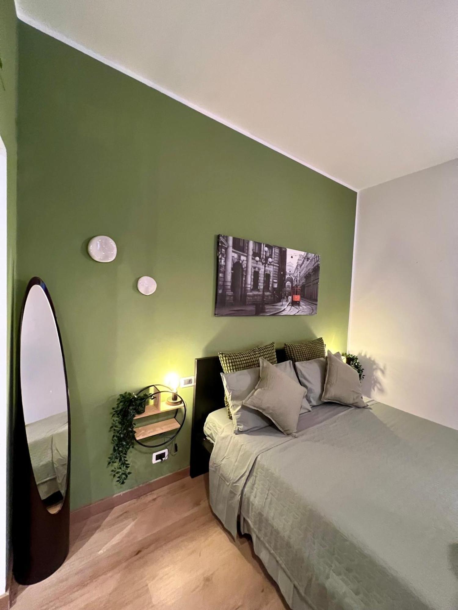 La Bella Milano Charme Apartment 3 Km Away From Duomo/ Netflix & Wi-Fi Included — Photos 1